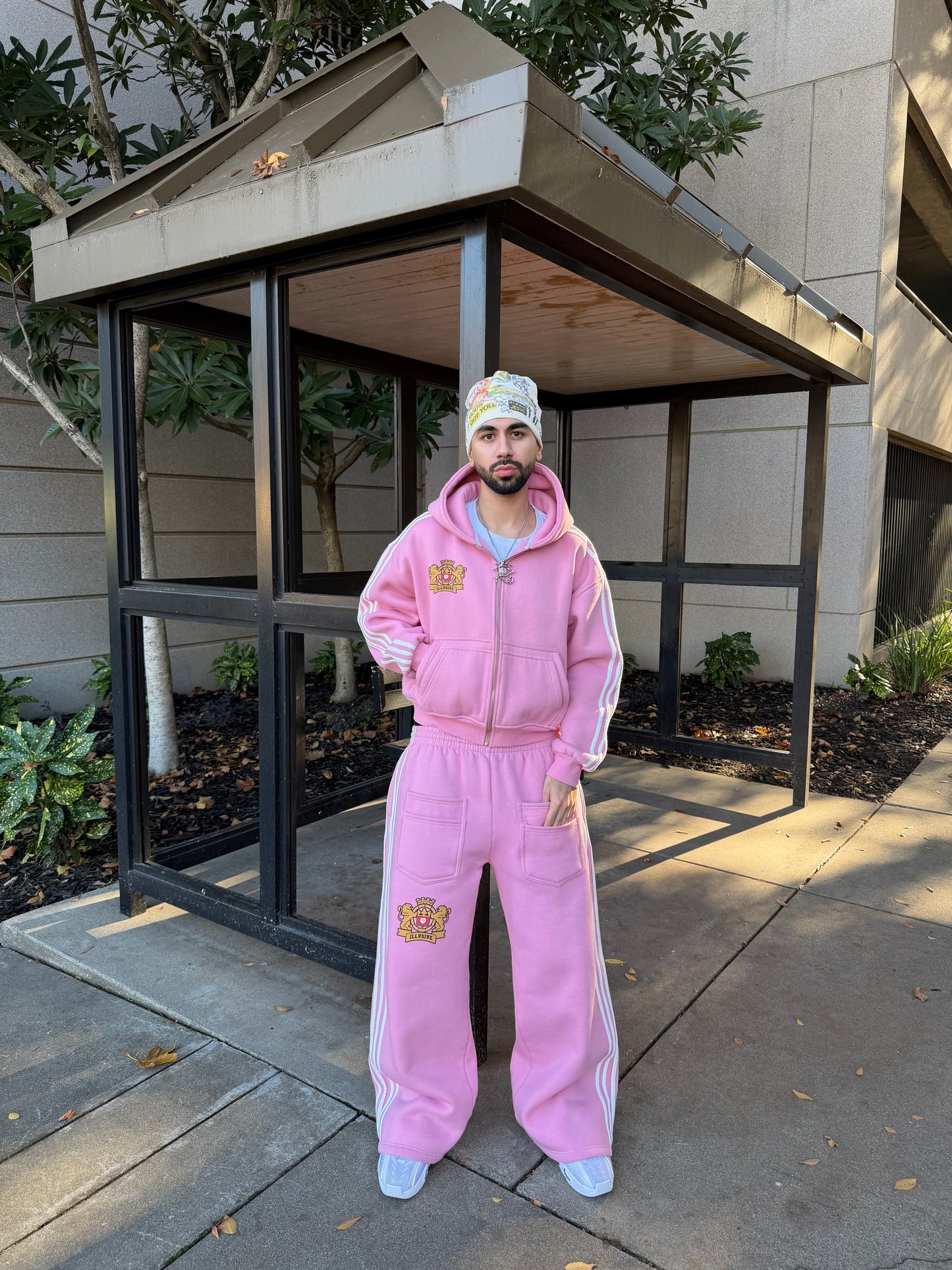 'Illusive Guardian' Sweatpants - Pink