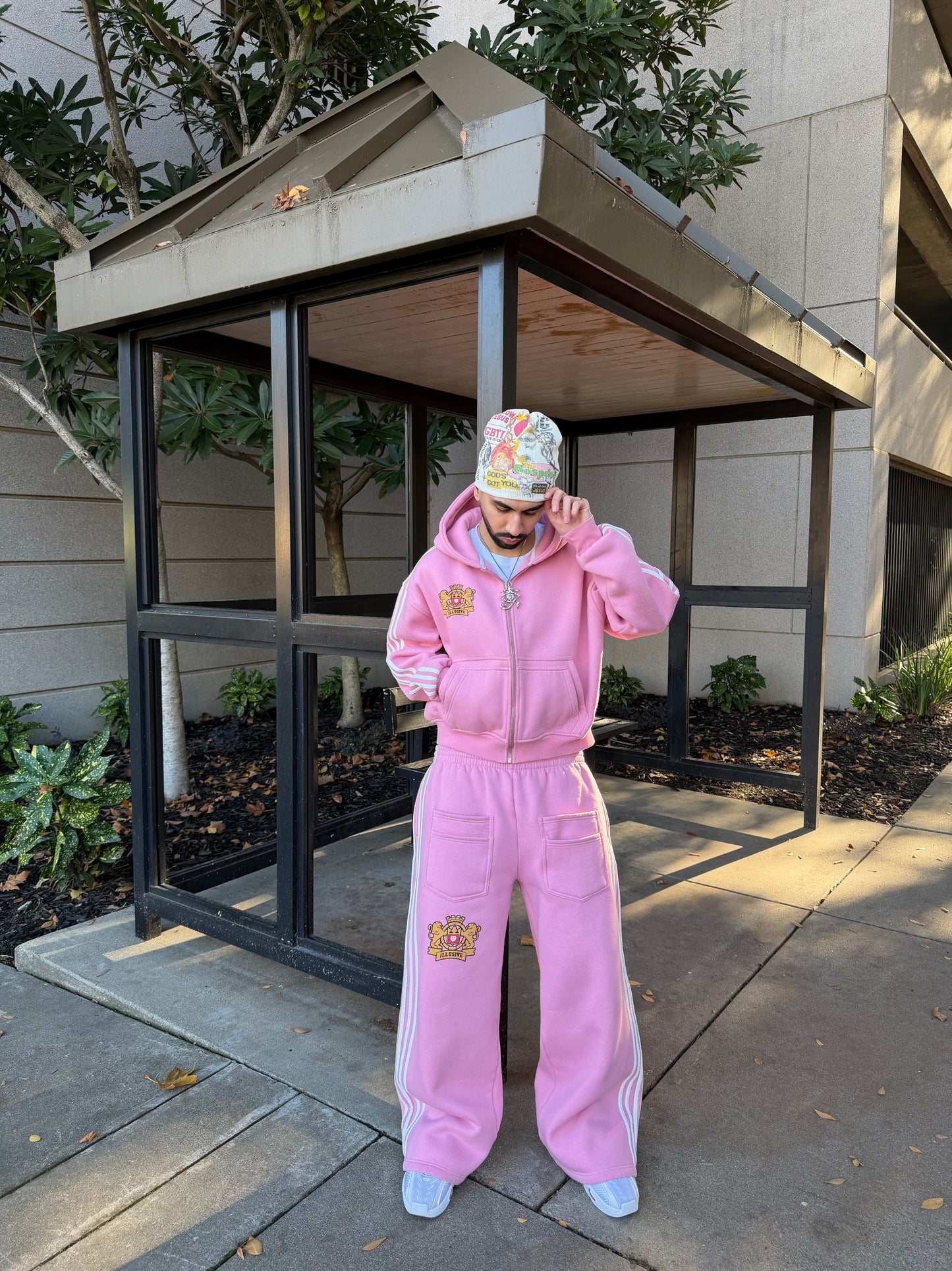 'Illusive Guardian' Cropped Zip Up - Pink