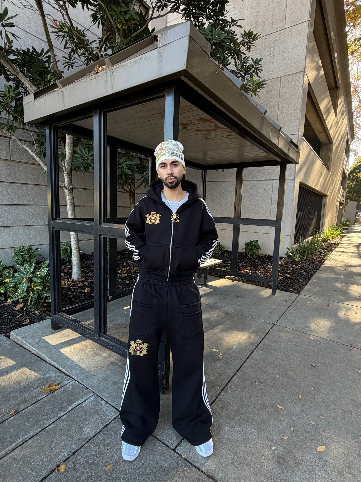 'Illusive Guardian' Sweatpants - Black