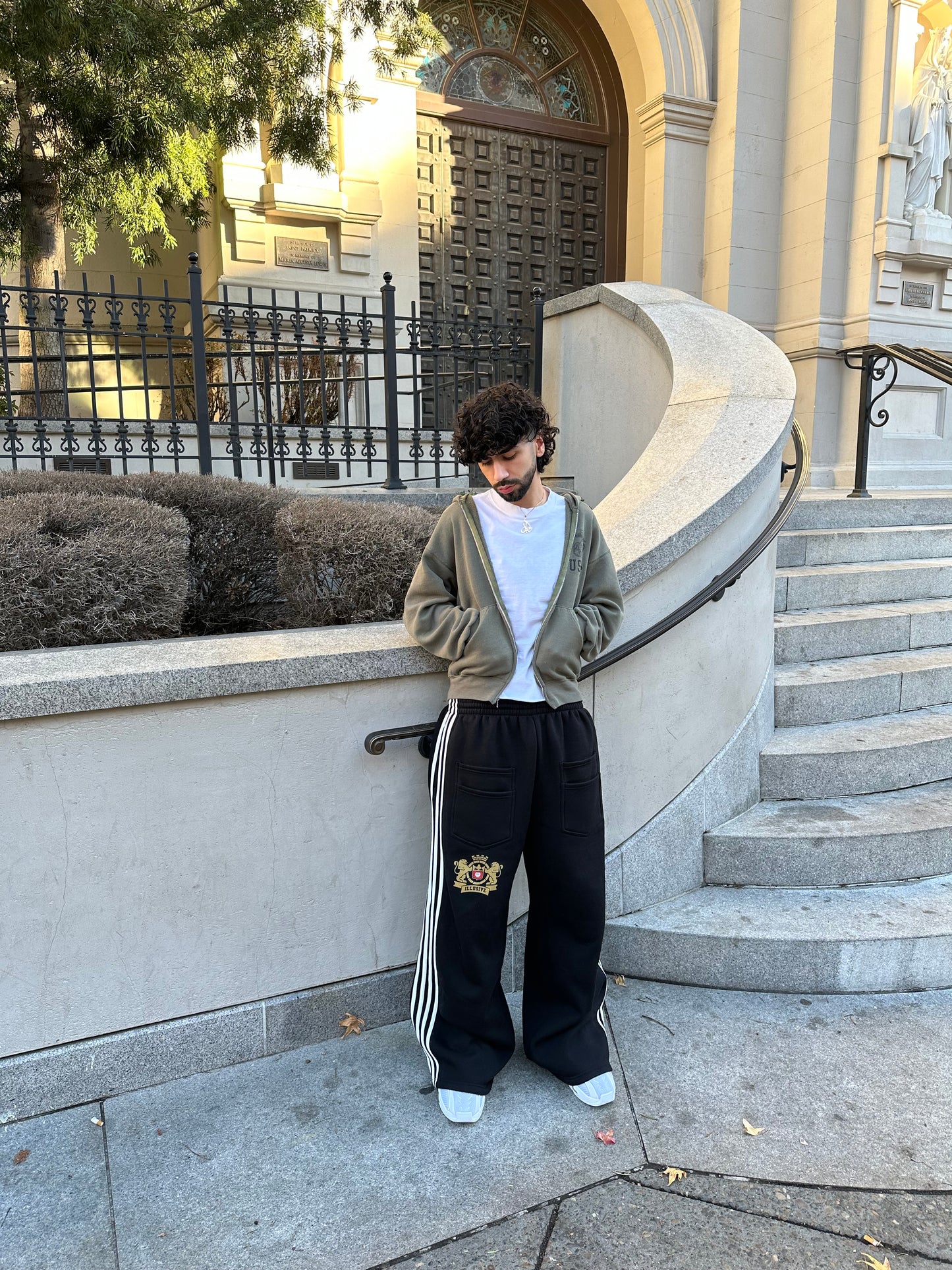 'Illusive Guardian' Sweatpants - Black