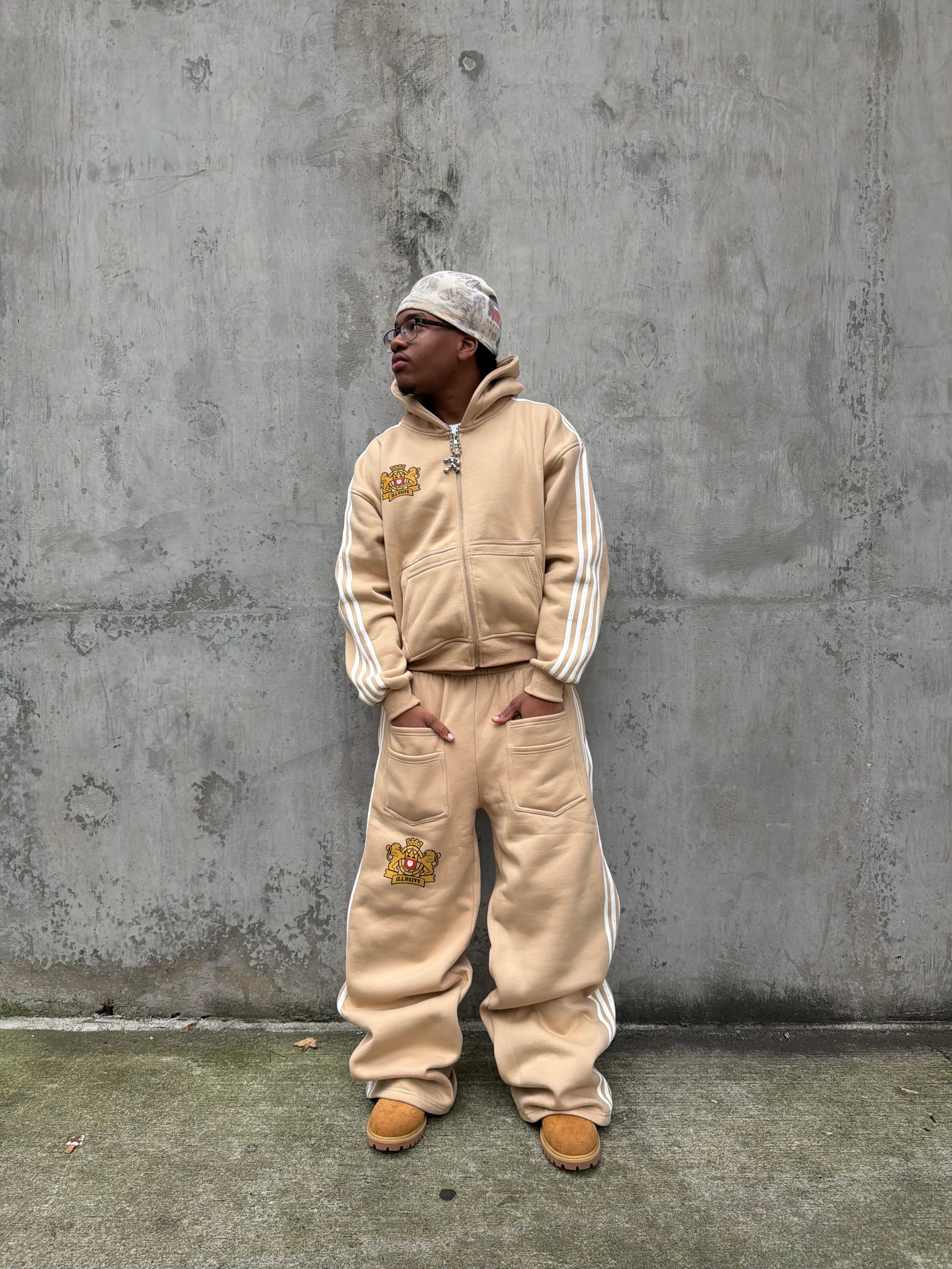 Illusive Guardian' Cropped Zip Up - Cream – Illusive Studios