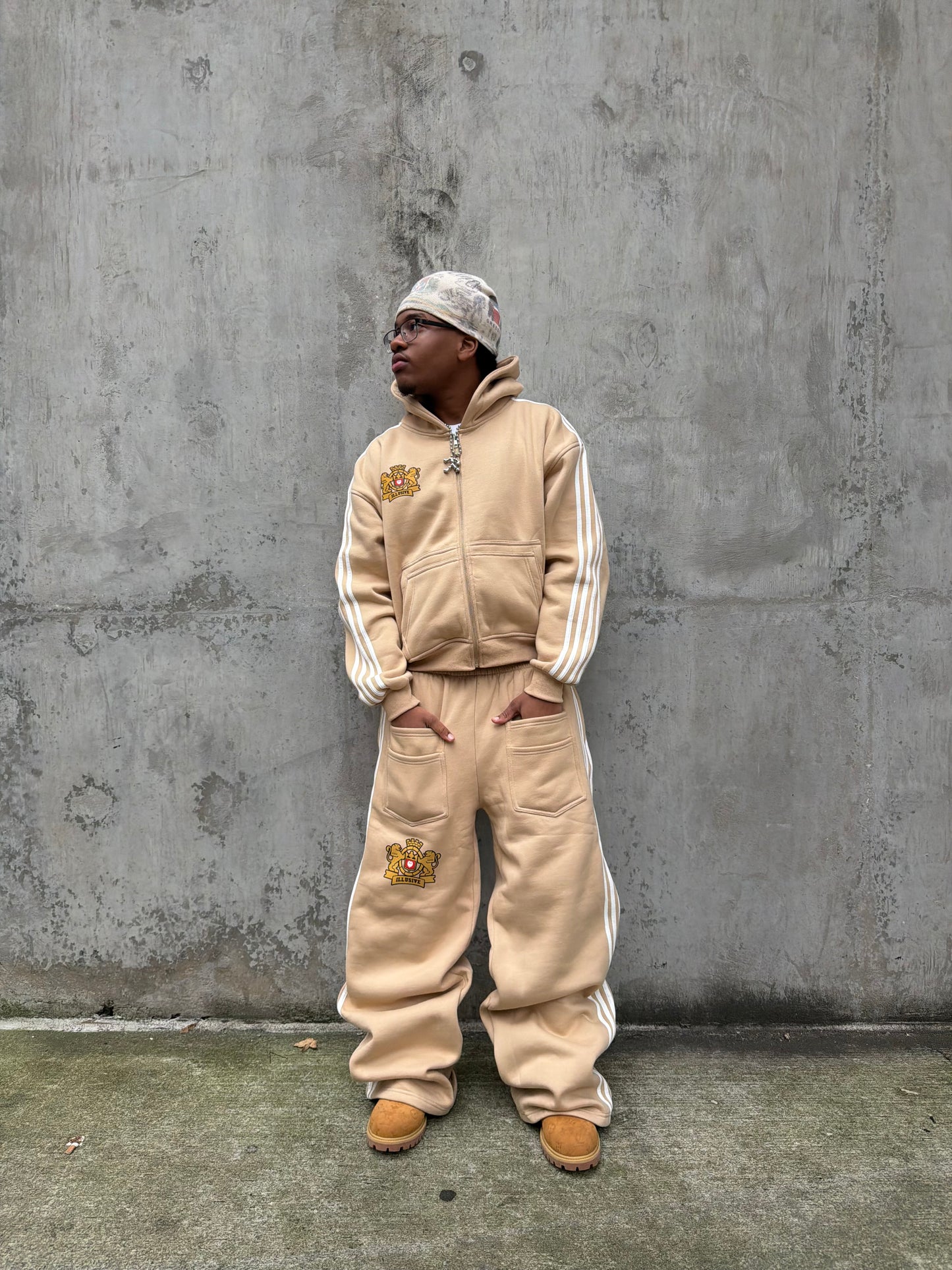 'Illusive Guardian' Cropped Zip Up - Cream